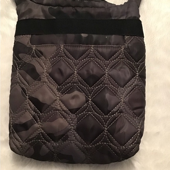 Lug Skipper Adjustable Crossbody Bag, Purse, Quilted Camo Design RFID - Picture 2 of 10